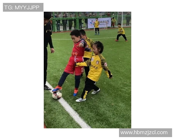 足球明星倾情助力小孩梦想签名活动传递爱心与希望